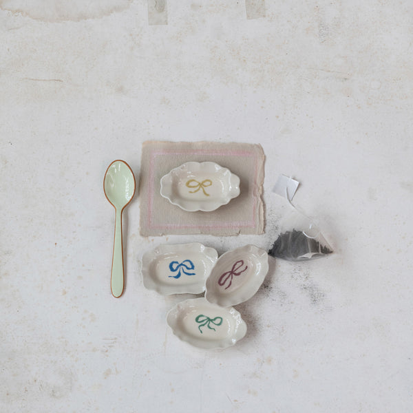 Stoneware Scalloped Dish with Bow
